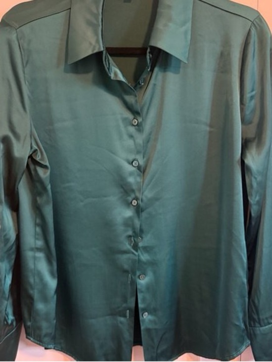 Dynamite Satin Emerald Green Button-Down Shirt - Picture 3 of 3